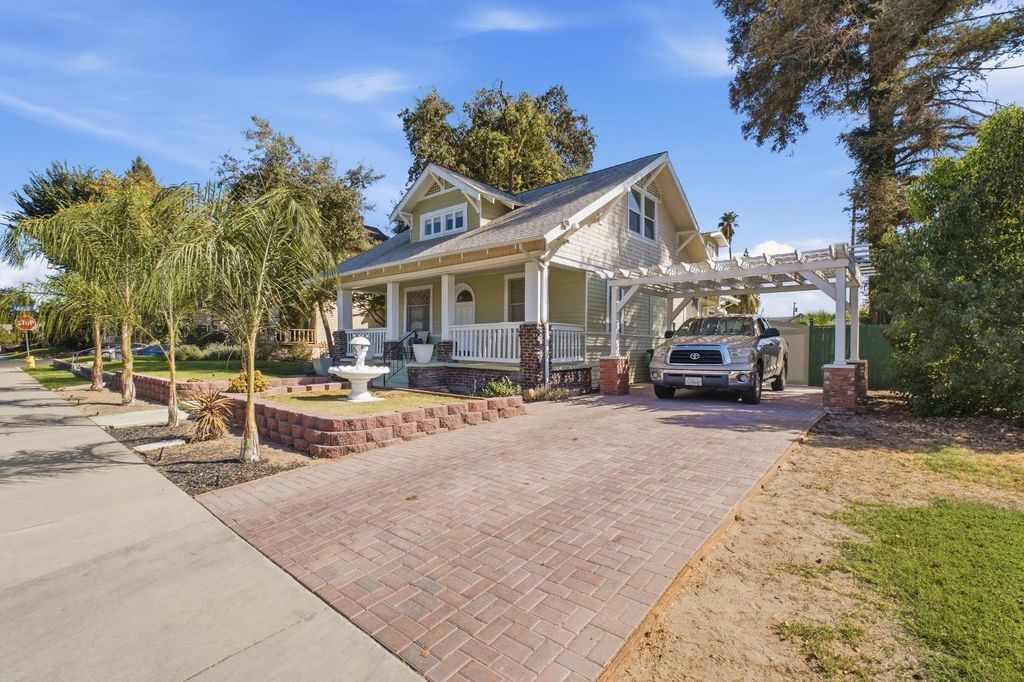 Image 3 of property listing at 2111 Stillman Street, Selma, CA 93662