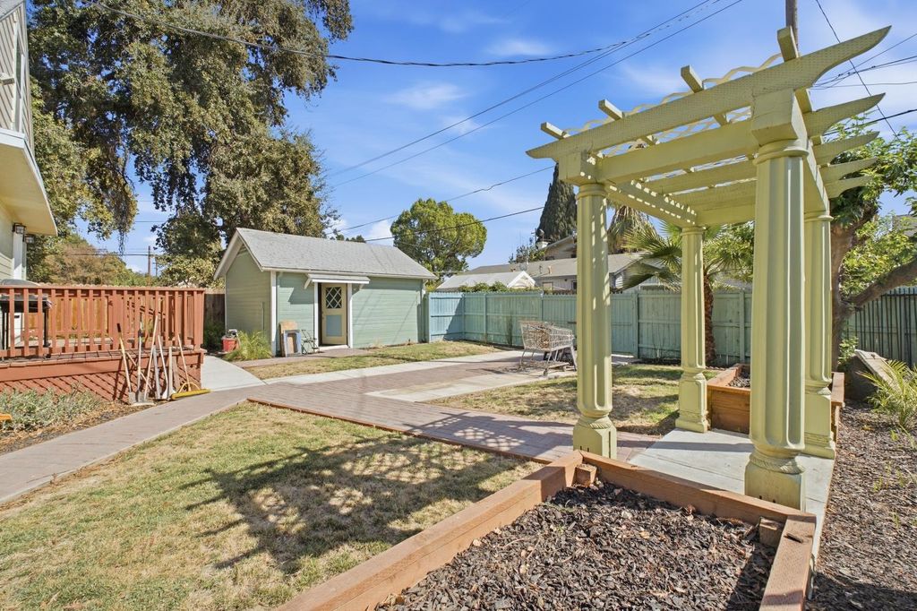 Image 44 of property listing at 2111 Stillman Street, Selma, CA 93662
