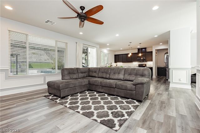4529 Eagle Nest Peak Street, Las Vegas, NV 89129