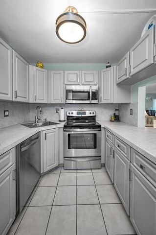 1870 PINE RIDGE WAY W G1, Palm Harbor, FL 34684