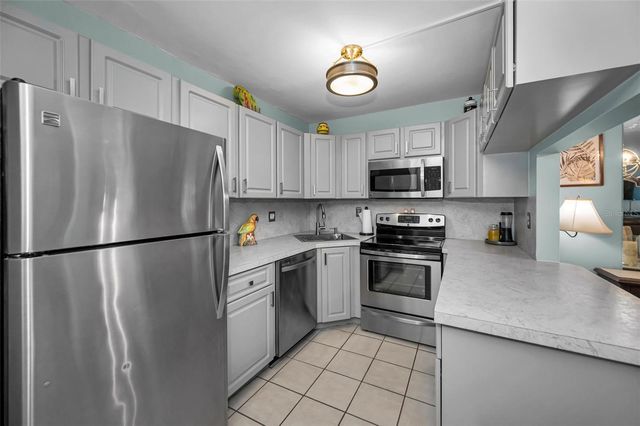 1870 PINE RIDGE WAY W G1, Palm Harbor, FL 34684