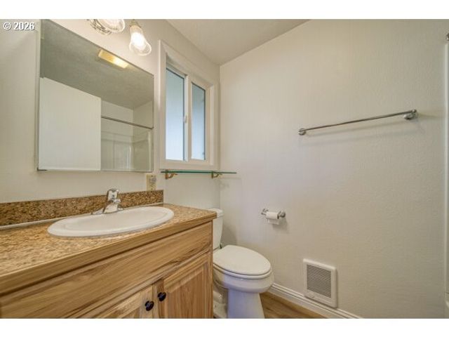 2950 GREENBRIAR St, Reedsport, OR 97467