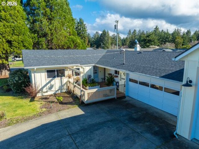 2950 GREENBRIAR St, Reedsport, OR 97467