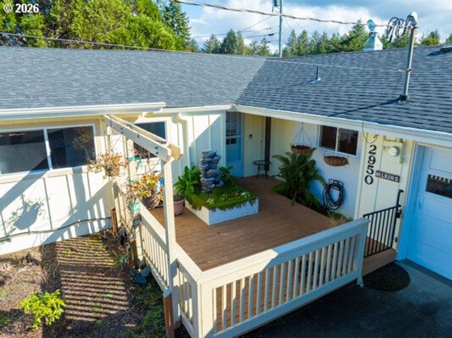 2950 GREENBRIAR St, Reedsport, OR 97467