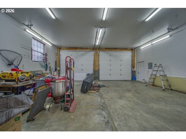 2950 GREENBRIAR St, Reedsport, OR 97467