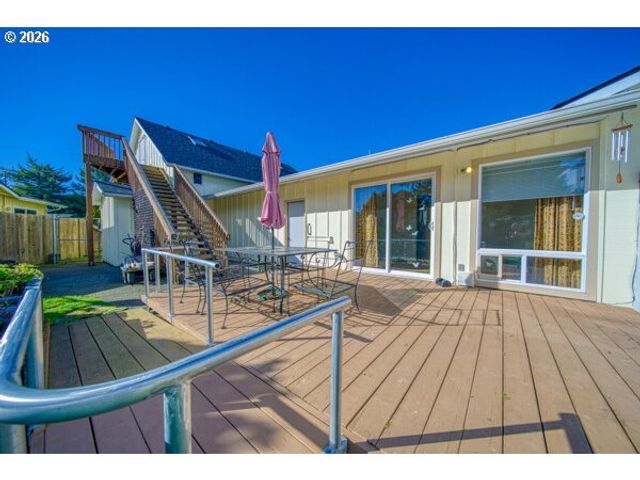 2950 GREENBRIAR St, Reedsport, OR 97467