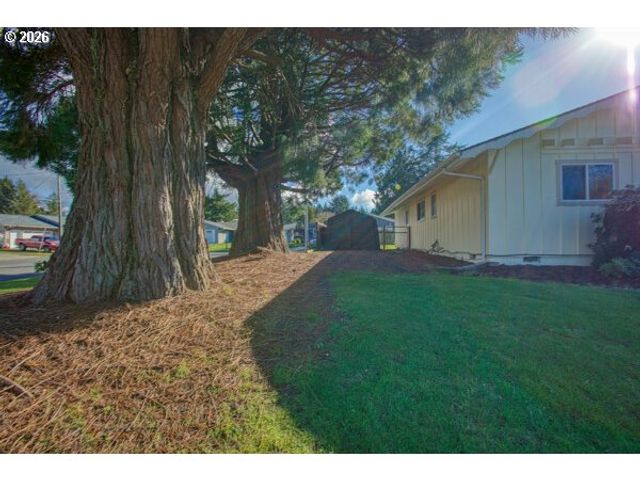 2950 GREENBRIAR St, Reedsport, OR 97467