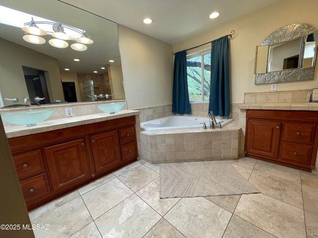 8041 E Alvin Road, Tucson, AZ 85750