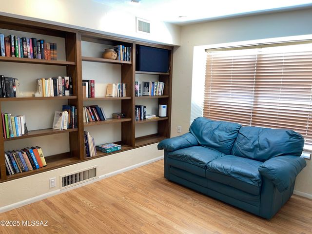 8041 E Alvin Road, Tucson, AZ 85750