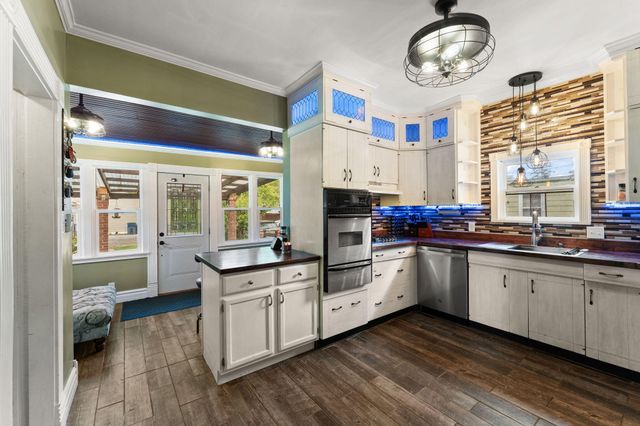 422 Jefferson Avenue, Chesterton, IN 46304