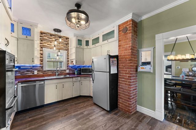 422 Jefferson Avenue, Chesterton, IN 46304