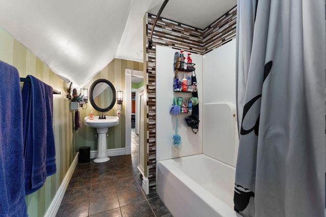 422 Jefferson Avenue, Chesterton, IN 46304