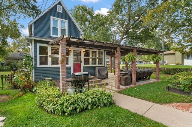 422 Jefferson Avenue, Chesterton, IN 46304