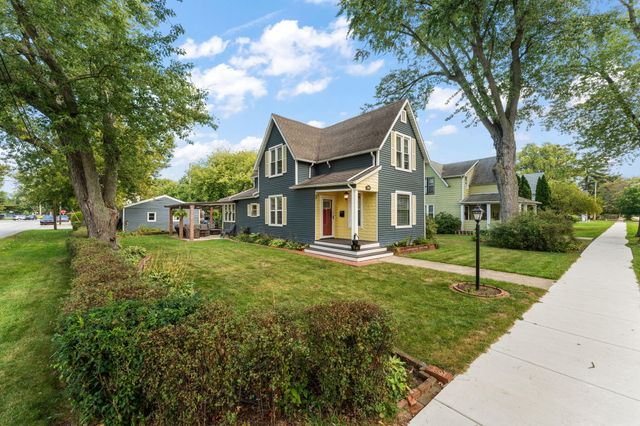 422 Jefferson Avenue, Chesterton, IN 46304