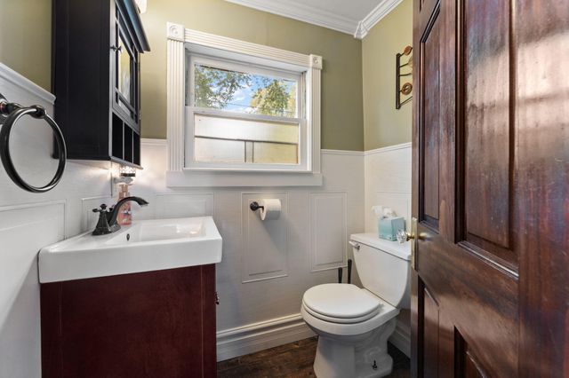 422 Jefferson Avenue, Chesterton, IN 46304