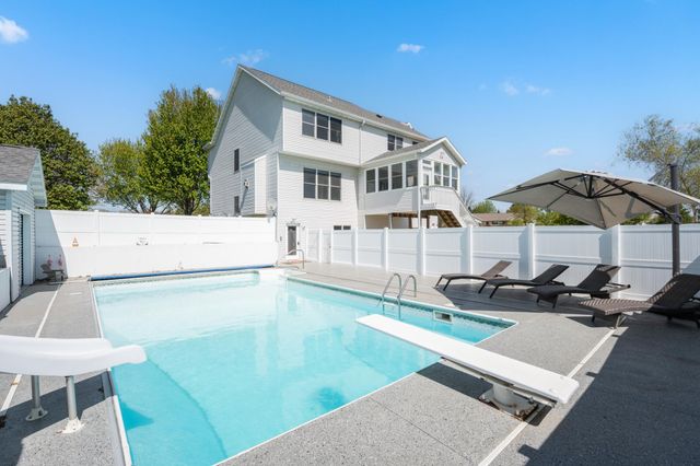 1653 Bear Meadow Lane SE, Rochester, MN 55904
