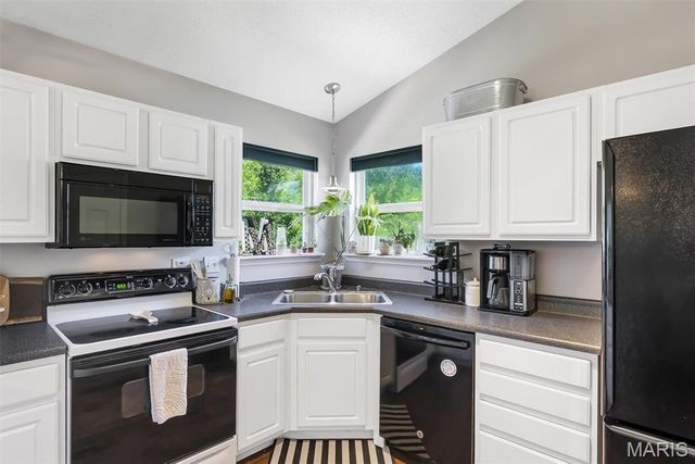 2253 Fairway, High Ridge, MO 63049
