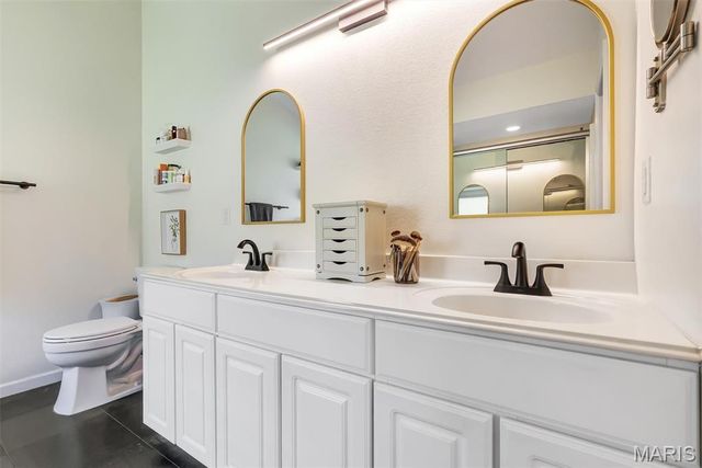 2253 Fairway, High Ridge, MO 63049