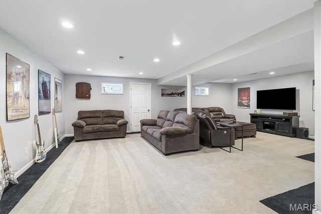 2253 Fairway, High Ridge, MO 63049