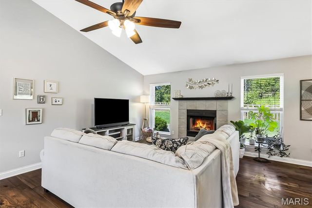 2253 Fairway, High Ridge, MO 63049