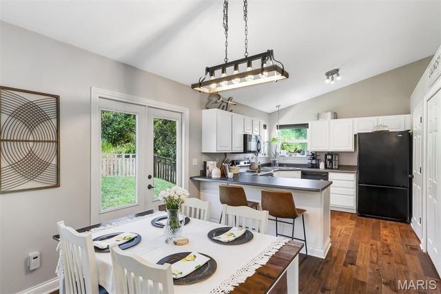 2253 Fairway, High Ridge, MO 63049
