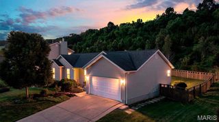 2253 Fairway, High Ridge, MO 63049