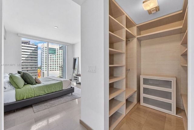 88 SW 7th St 1012, Miami, FL 33130