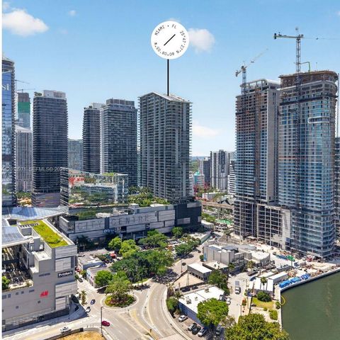 88 SW 7th St 1012, Miami, FL 33130