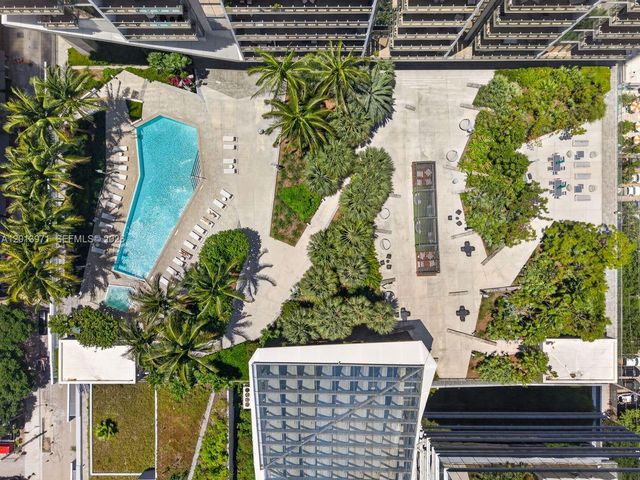 88 SW 7th St 1012, Miami, FL 33130