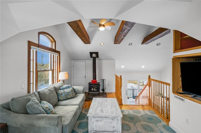 206 Reservoir Road, Middletown, RI 02842