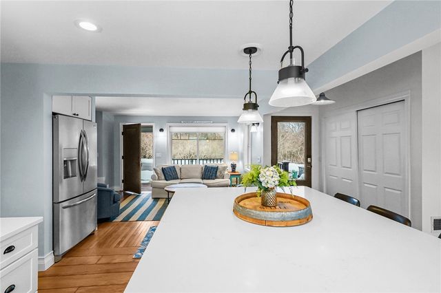 206 Reservoir Road, Middletown, RI 02842