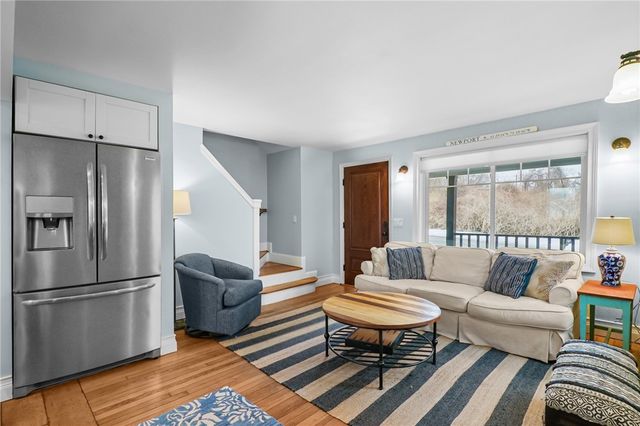 206 Reservoir Road, Middletown, RI 02842