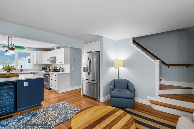 206 Reservoir Road, Middletown, RI 02842