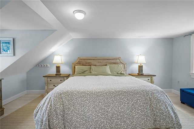 206 Reservoir Road, Middletown, RI 02842