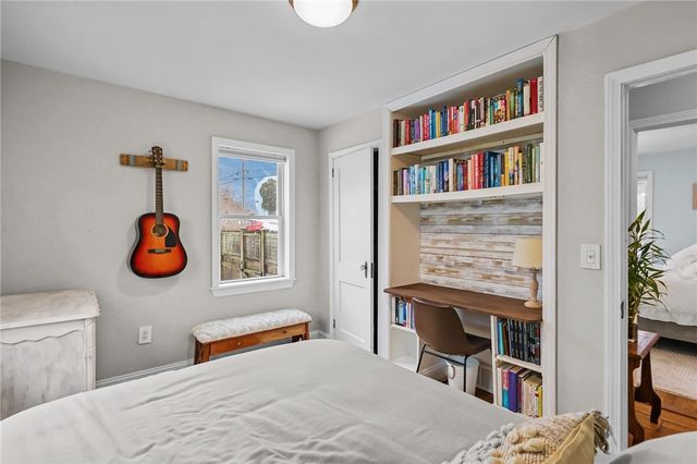 206 Reservoir Road, Middletown, RI 02842