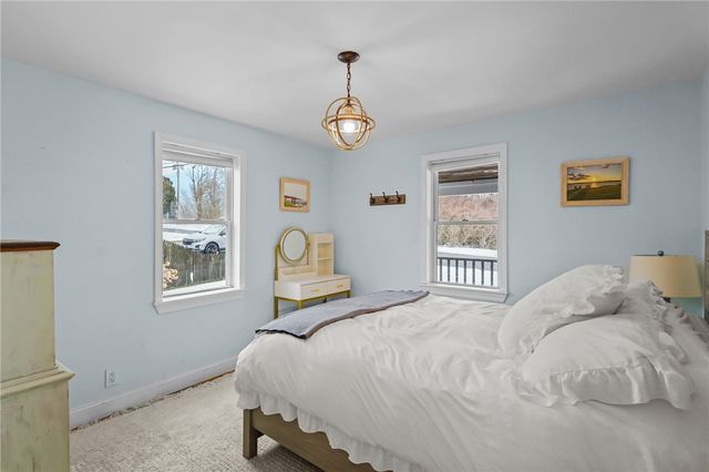 206 Reservoir Road, Middletown, RI 02842