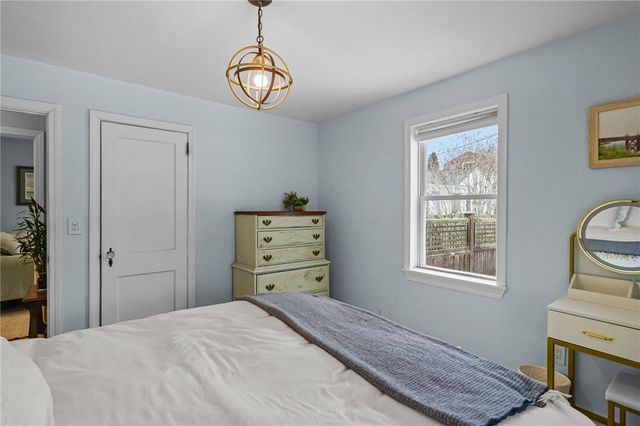 206 Reservoir Road, Middletown, RI 02842