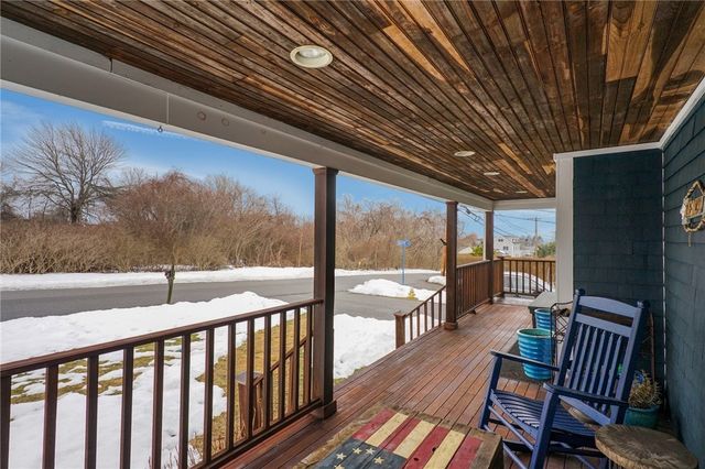 206 Reservoir Road, Middletown, RI 02842