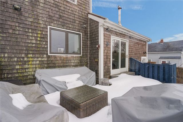 206 Reservoir Road, Middletown, RI 02842