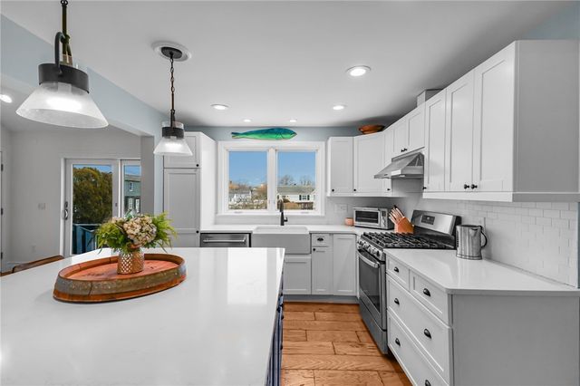 206 Reservoir Road, Middletown, RI 02842