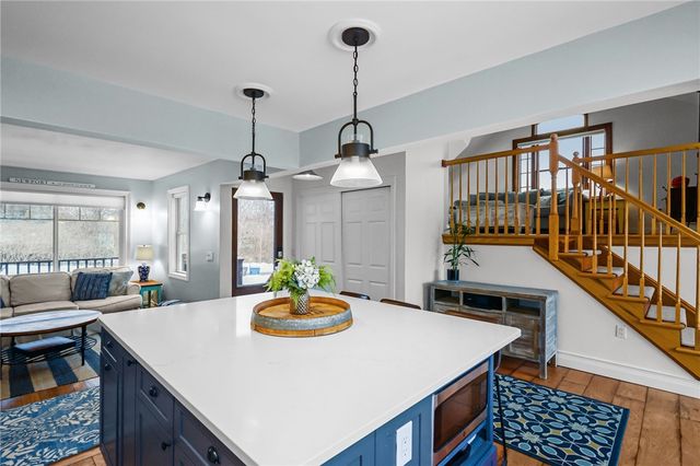 206 Reservoir Road, Middletown, RI 02842