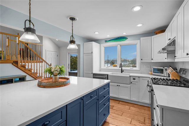 206 Reservoir Road, Middletown, RI 02842