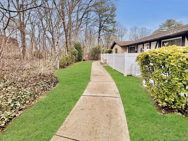 155 Golf Lane, Medford, NY 11763