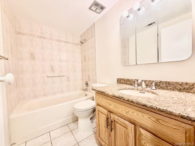 155 Golf Lane, Medford, NY 11763