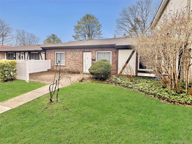 155 Golf Lane, Medford, NY 11763