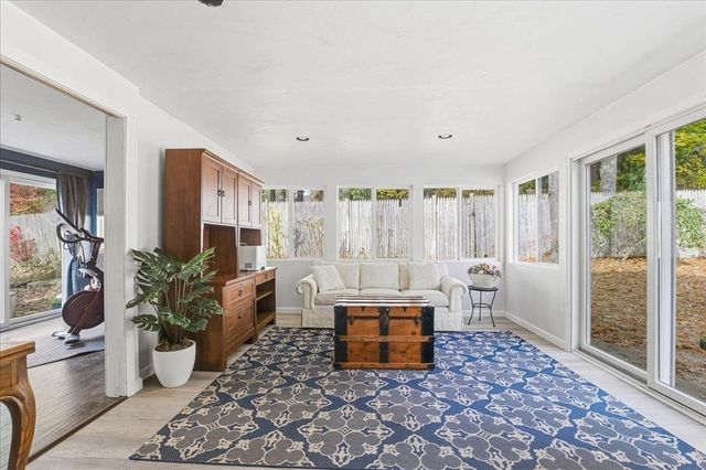 2 Clinton Ter, Kingston, MA 02364