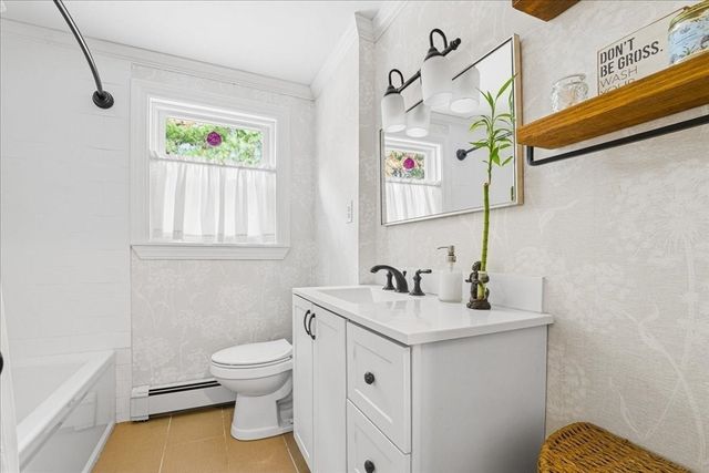 2 Clinton Ter, Kingston, MA 02364