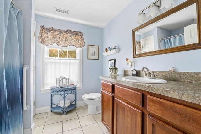 2 Clinton Ter, Kingston, MA 02364