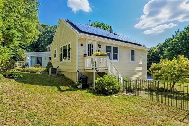 2 Clinton Ter, Kingston, MA 02364