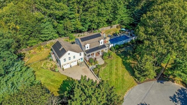 2 Clinton Ter, Kingston, MA 02364